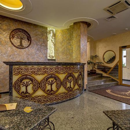 Khan-Chinar Hotel Dnipro Bagian luar foto