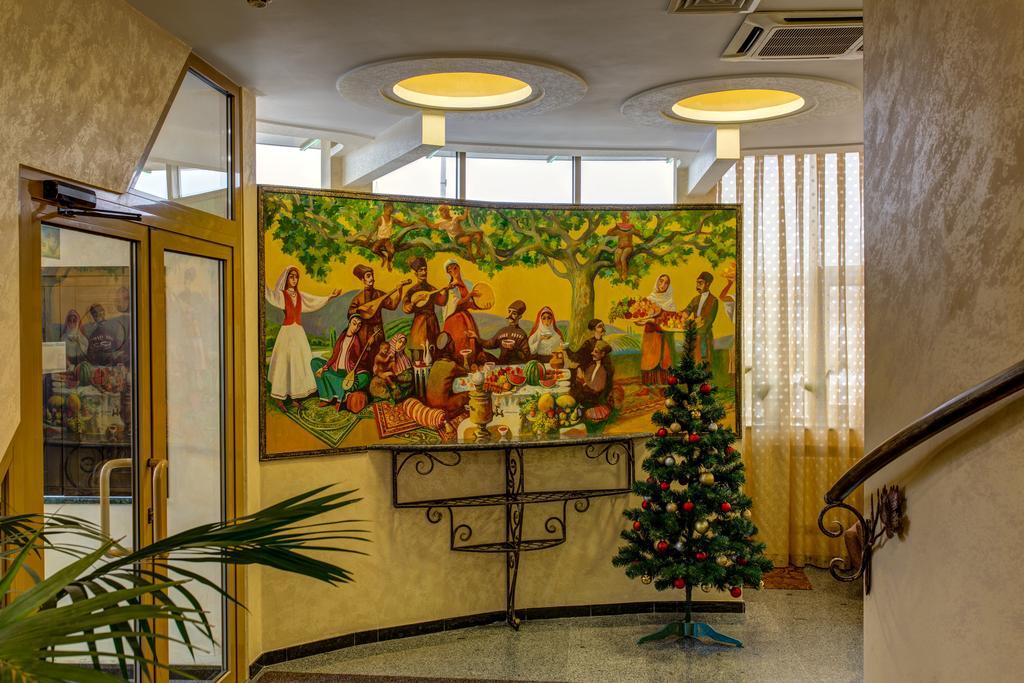 Khan-Chinar Hotel Dnipro Bagian luar foto