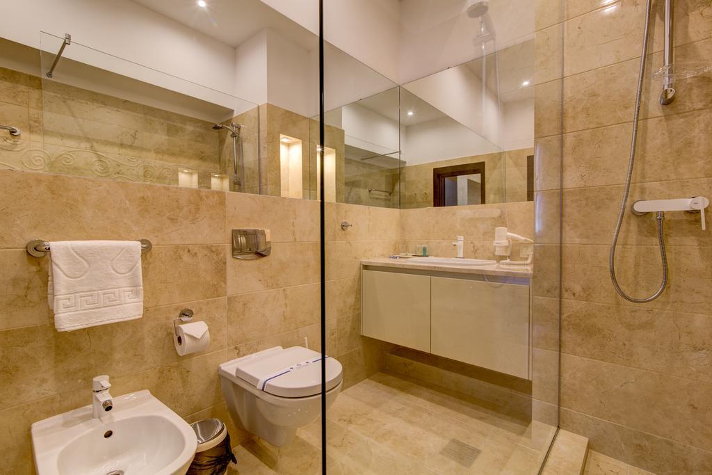 Khan-Chinar Hotel Dnipro Bagian luar foto