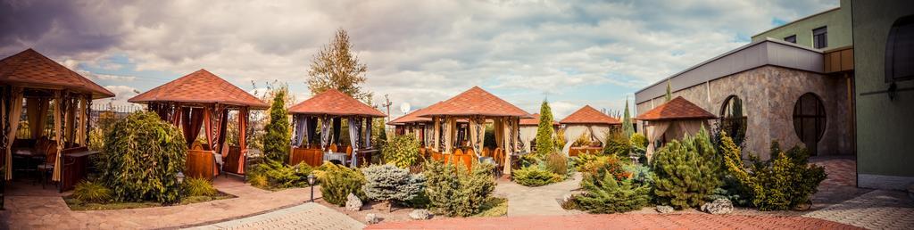 Khan-Chinar Hotel Dnipro Bagian luar foto