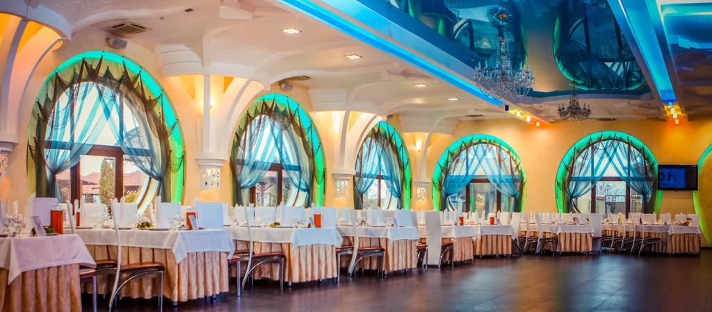 Khan-Chinar Hotel Dnipro Bagian luar foto