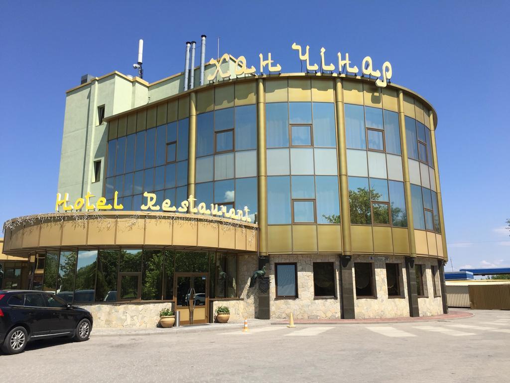 Khan-Chinar Hotel Dnipro Bagian luar foto