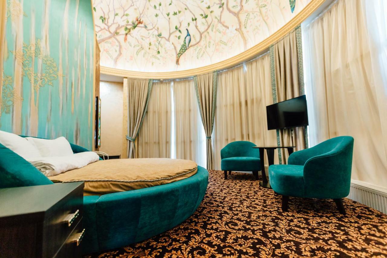 Khan-Chinar Hotel Dnipro Bagian luar foto